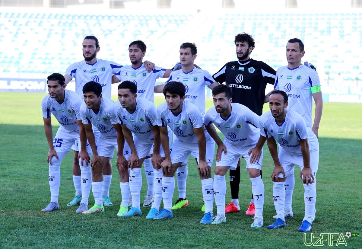               Foto             Neftchi sobiq futbolchisi Xorazm bilan shartnoma imzoladi		- uzfifa.net.