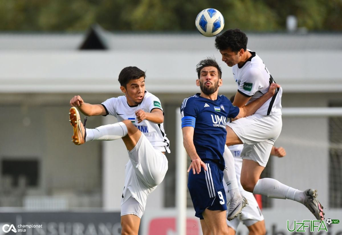               Foto             Ermatov, Haydarov, Kapadze va Abramov kuzatgan "Olimpik" - "Metallurg" bahsidan GALEREYA		- uzfifa.net.