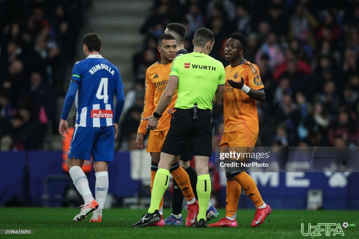 "Real" VAR hakamlarining audio yozuvlarini talab qilyapti - uzfifa.net.