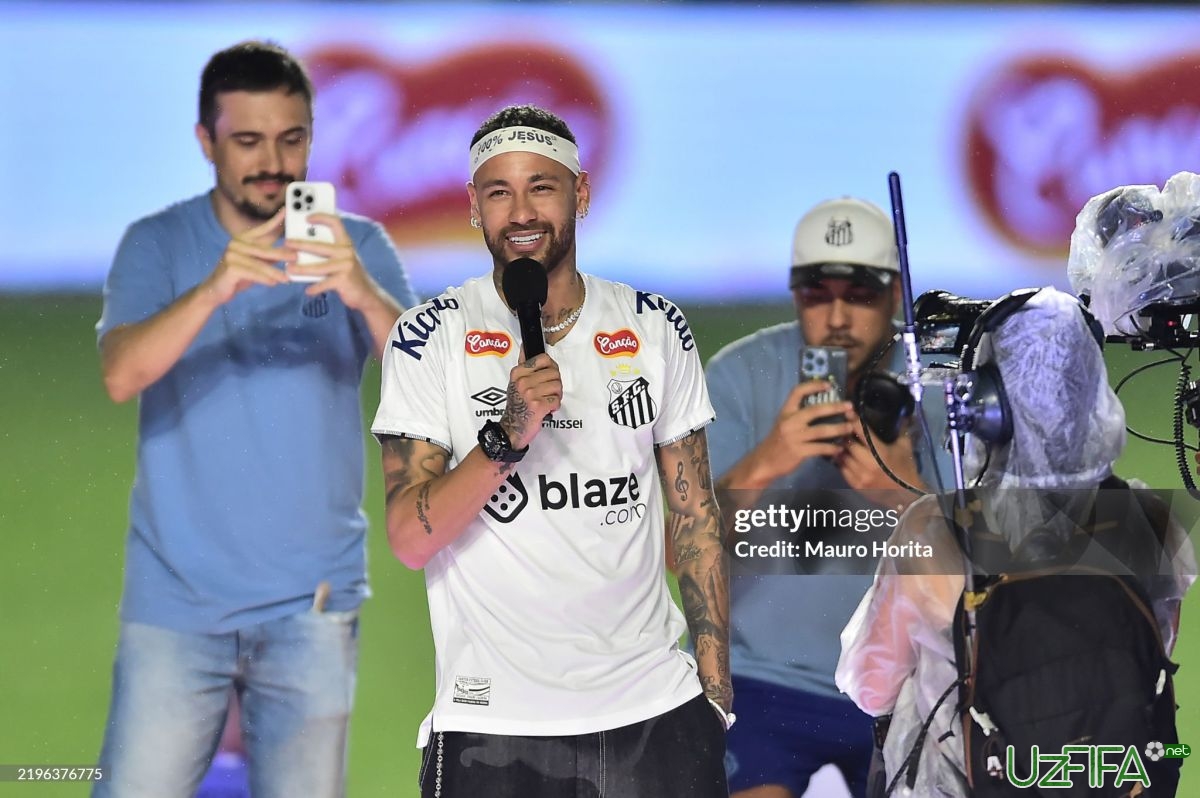 Neymar 12 yildan so'ng "Santos" tarkibida maydonga tushdi - uzfifa.net.
