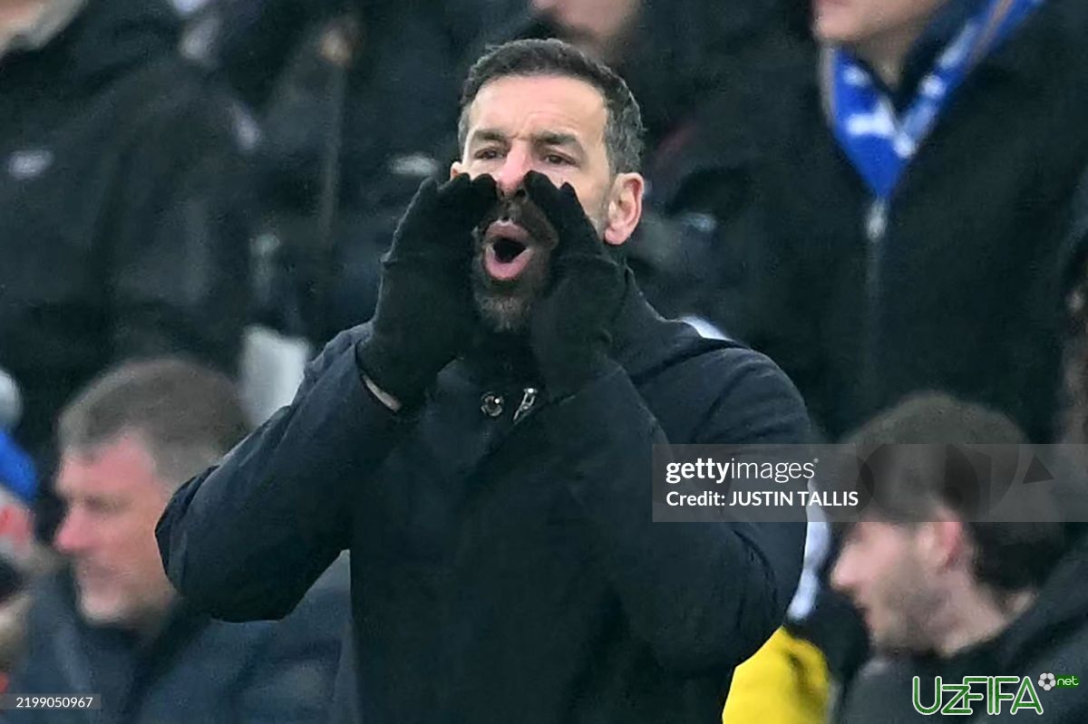                           Van Nistelroy "Lester"ni qutqara olmayapti		- uzfifa.net.