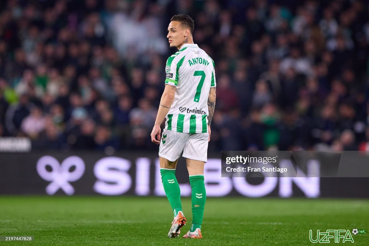 "Bavariya" Antonini "Manchester Yunayted"dan xarid qilishi mumkin - uzfifa.net.