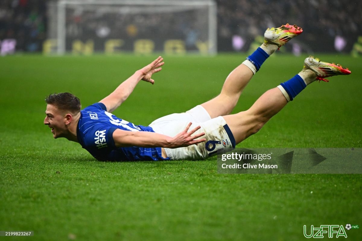 "Manchester Yunayted" "Chelsi"dan "Ipsvich Taun" yulduzini ilib ketmoqchi - uzfifa.net.