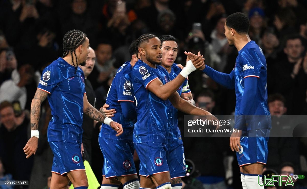                           "Liverpul" "Chelsi" himoyachisini sotib olishi mumkin		- uzfifa.net.