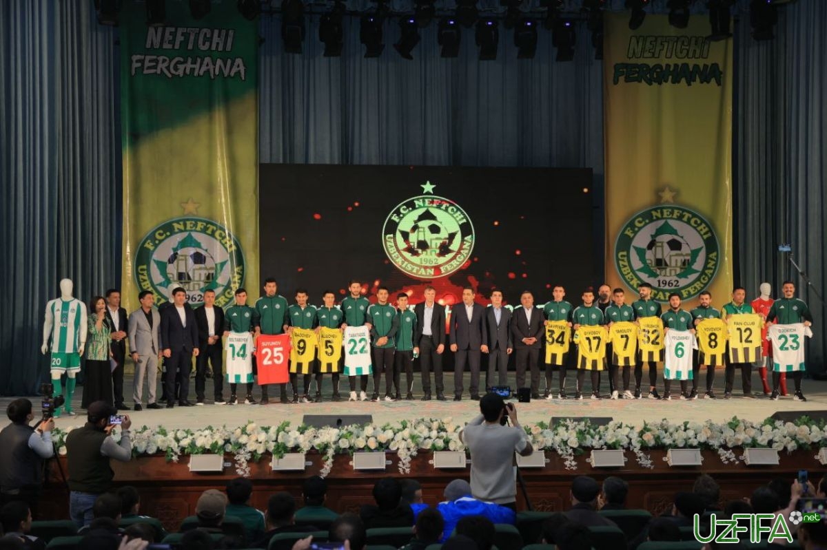 Foto "Neftchi" taqdimot marosimi o'tkazdi - uzfifa.net.
