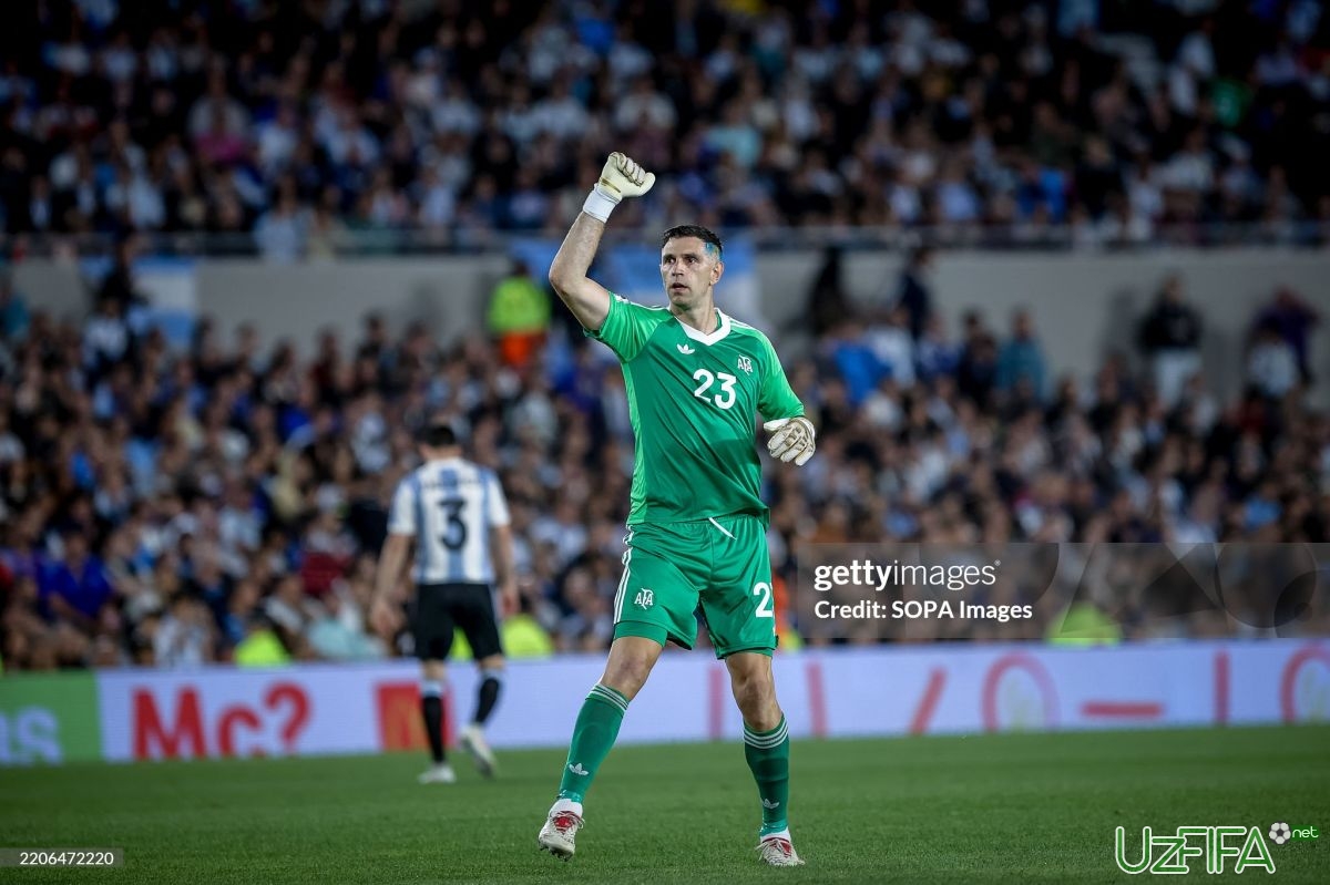 Emiliano Martines termadagi faoliyatini qachon yakunlashini aytdi - uzfifa.net.