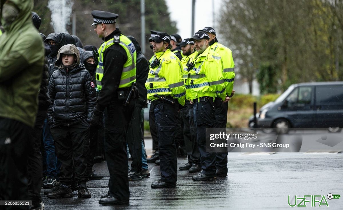                           Angliyada futbol agenti 8 yil avvalgi jinoyati uchun hibsga olindi		- uzfifa.net.