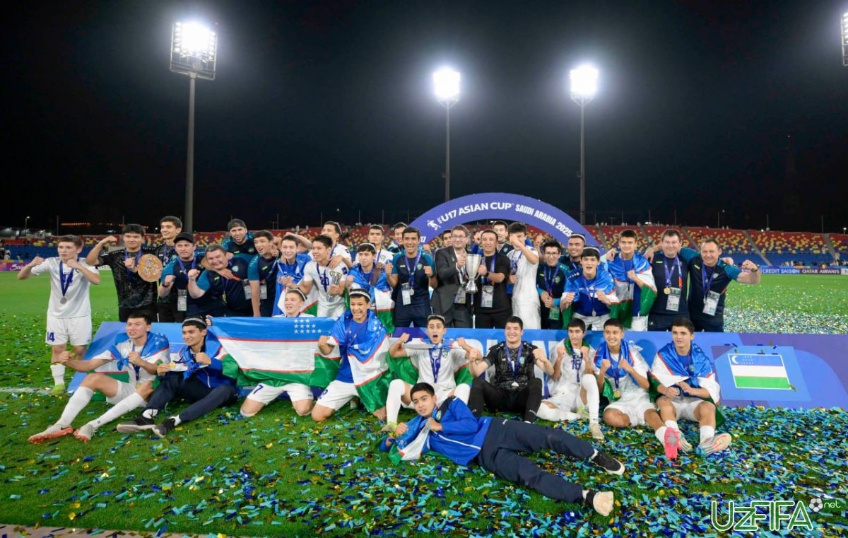 Foto O'zbekiston terma jamoasi Toshkentga etib keldi - uzfifa.net.