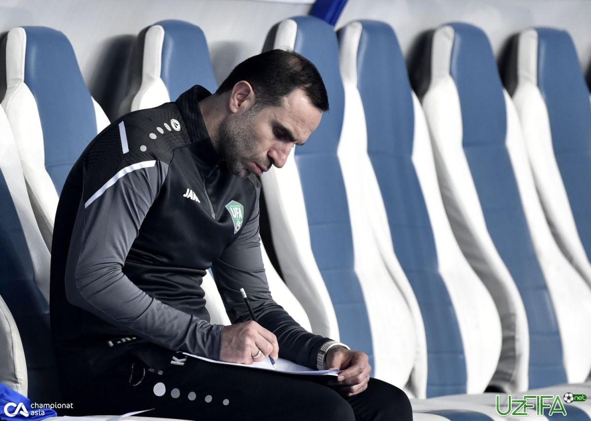               Foto&nbsp;            O'zbekiston terma jamoasi bosh murabbiyi BAAda!		- uzfifa.net.