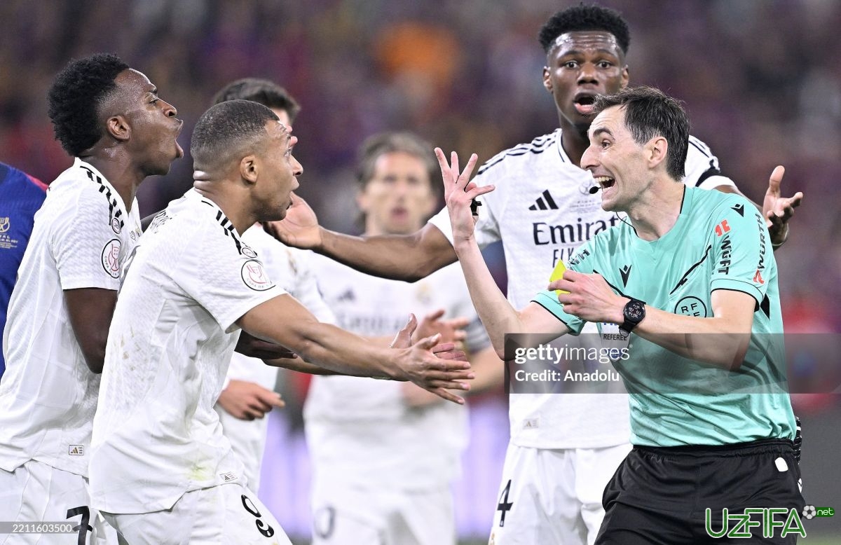                           Barselonaga qarshi uchrashuvda qizil kartochka olgan Real futbolchilarining taqdiri malum		- uzfifa.net.