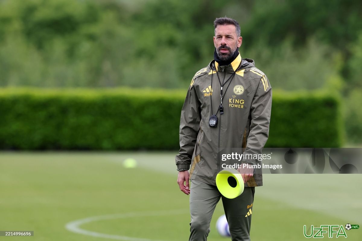                           Rud van Nistelroy "Lester"ni tark etadi		- uzfifa.net.