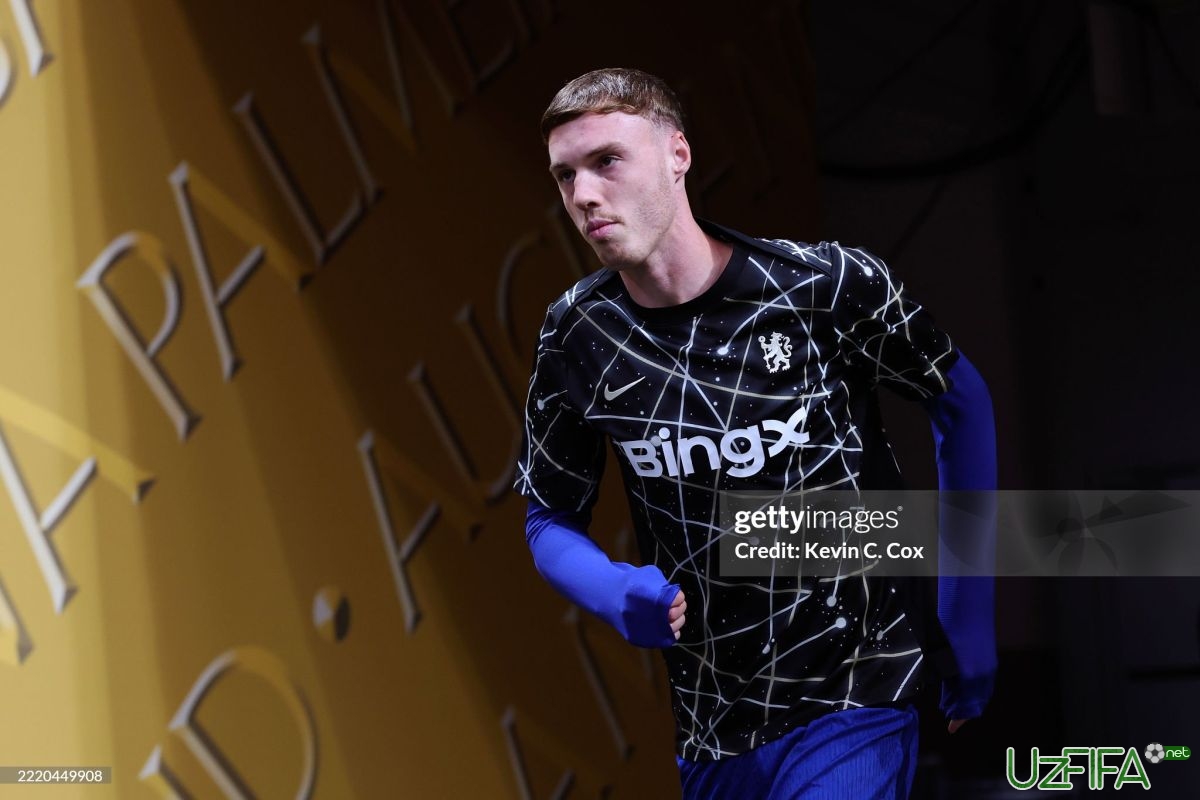               Foto&nbsp;            Koul Palmer qimmatbaho soat sotib oldi		- uzfifa.net.