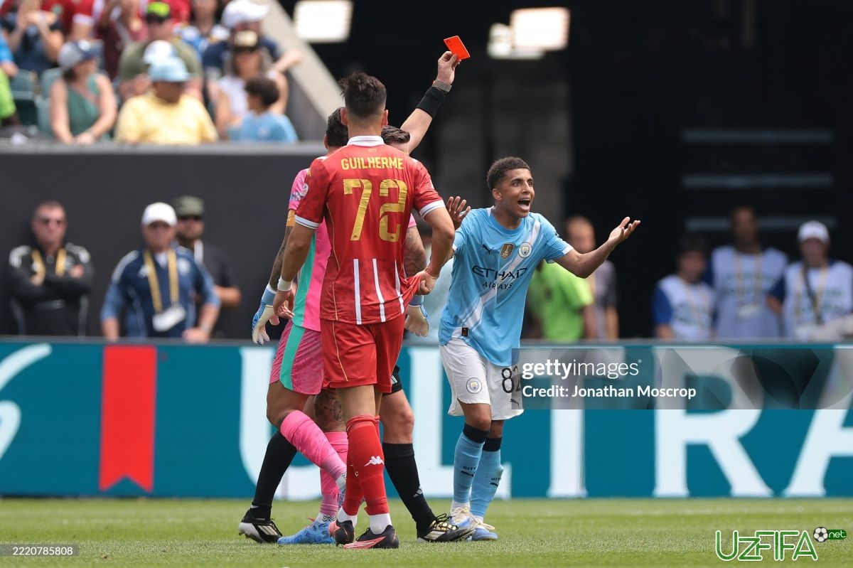                           "Manchester Siti" himoyachisining diskvalifikaciyasi uzaytirildi		- uzfifa.net.