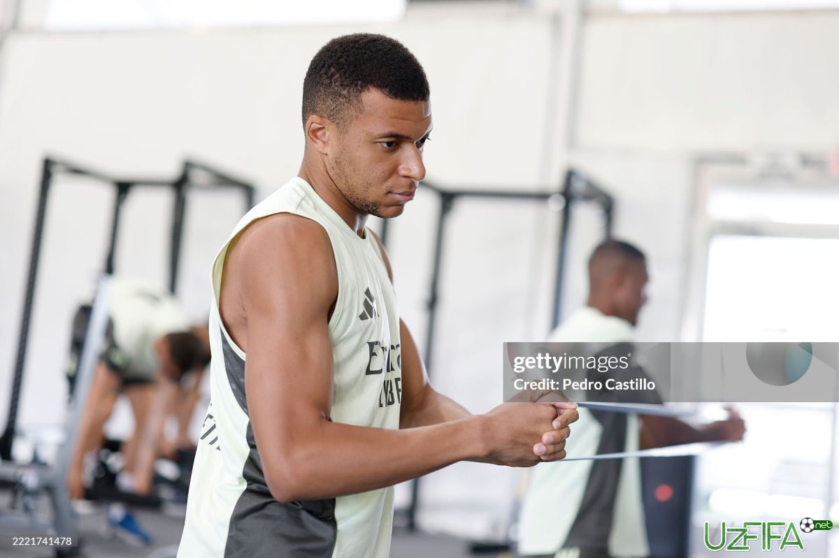                           Mbappe kasallik tufayli 4-5 kg vazn yo'qotdi		- uzfifa.net.