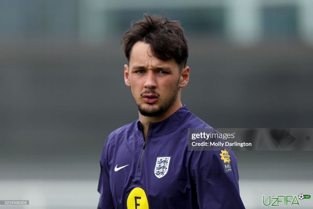 "Manchester Siti" Trafford bilan shartnoma imzolashi mumkin - uzfifa.net.