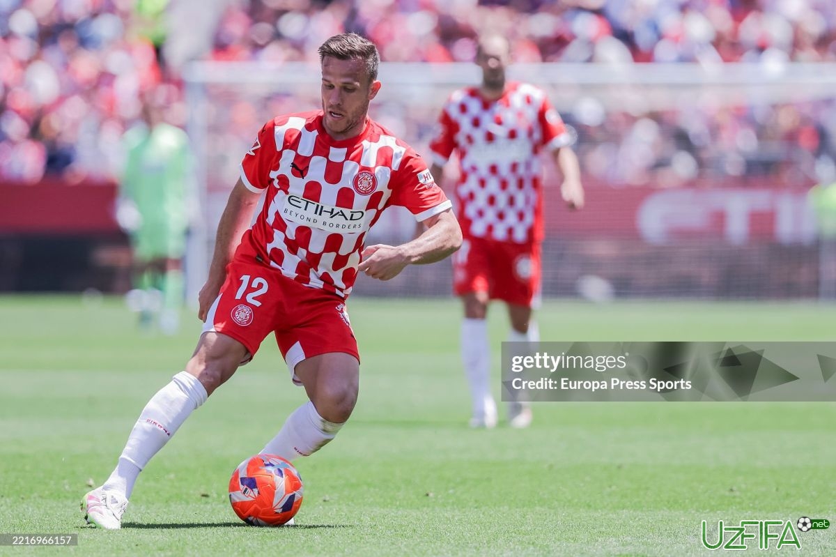 Artur Ispaniyaga qaytishi mumkin - uzfifa.net.