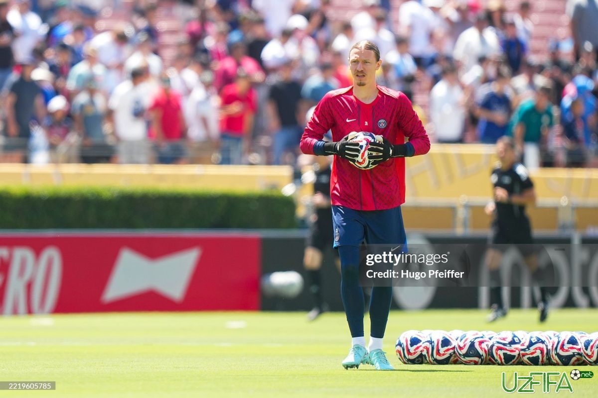 PSJ futbolchisini "Galatasaroy"ga taklif qildi - uzfifa.net.