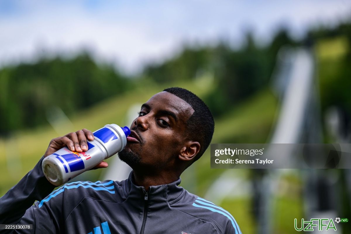 "Nyukasl" Isakni jarimaga tortadi - uzfifa.net.