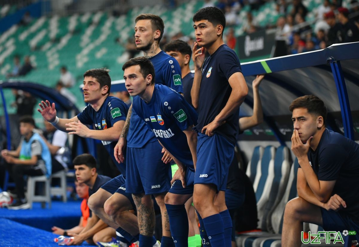 2 o'rindiqqa 3 odam - uzfifa.net.