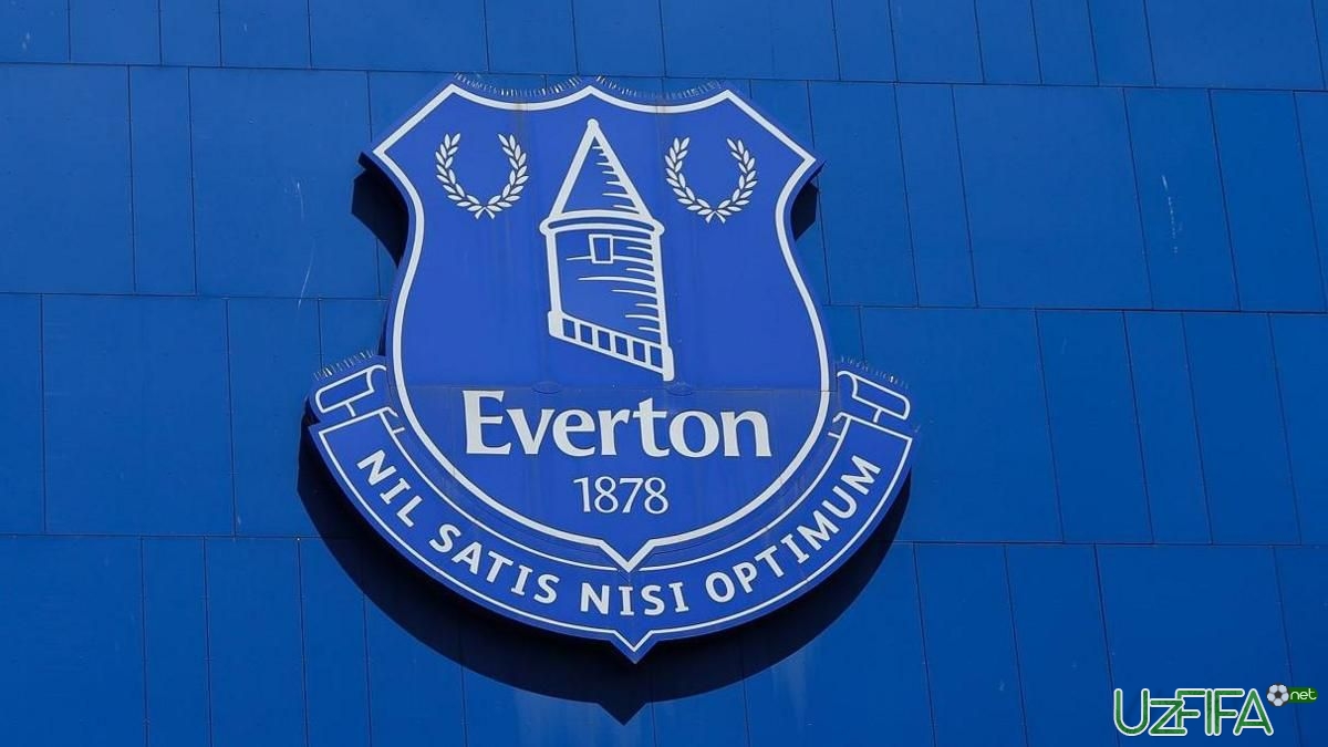 "Everton" "Manchester Siti" himoyachisiga davogar - uzfifa.net.