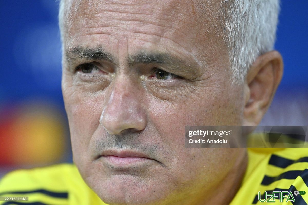 Mourinyu "Fenerbaxche" rahbariyatini tanqid qildi - uzfifa.net.