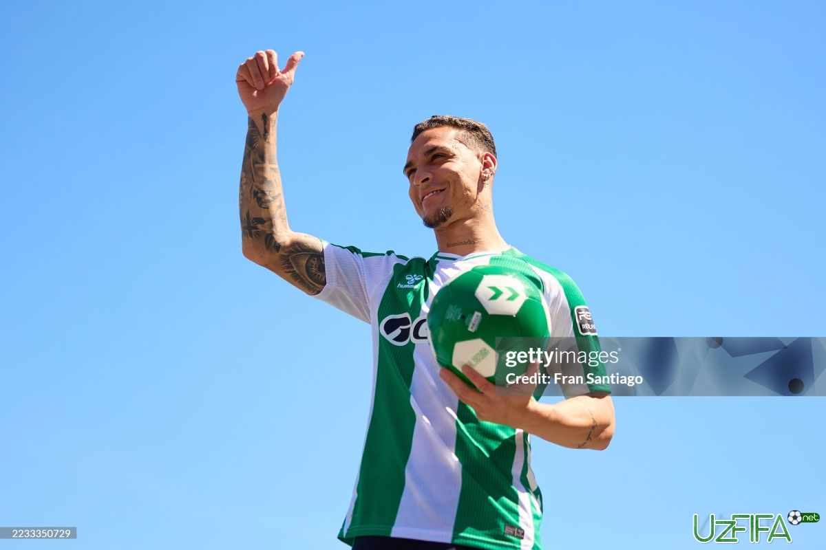                           Antoni "Bavariya" taklifini rad etganini aytdi. U "Betis"ga bergan so'zida turgan		- uzfifa.net.