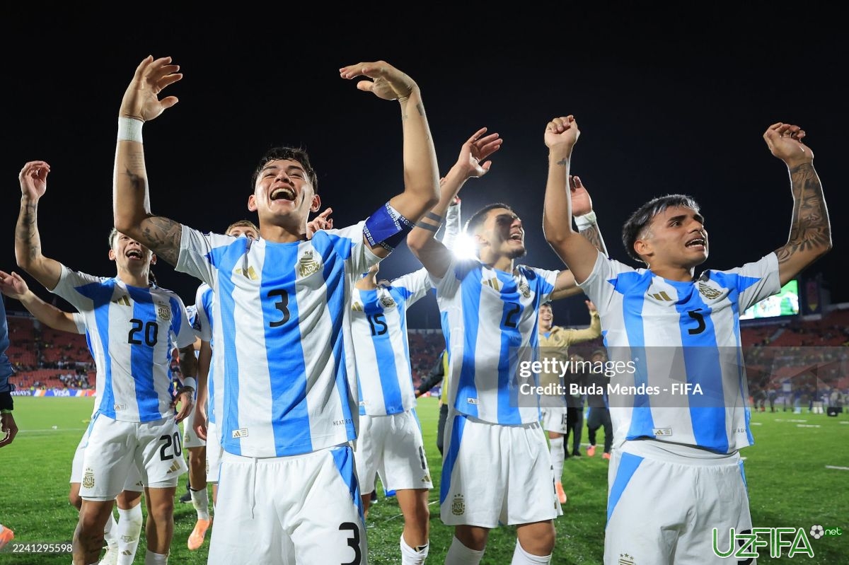 JCH U-20. Finalchilar malum - uzfifa.net.