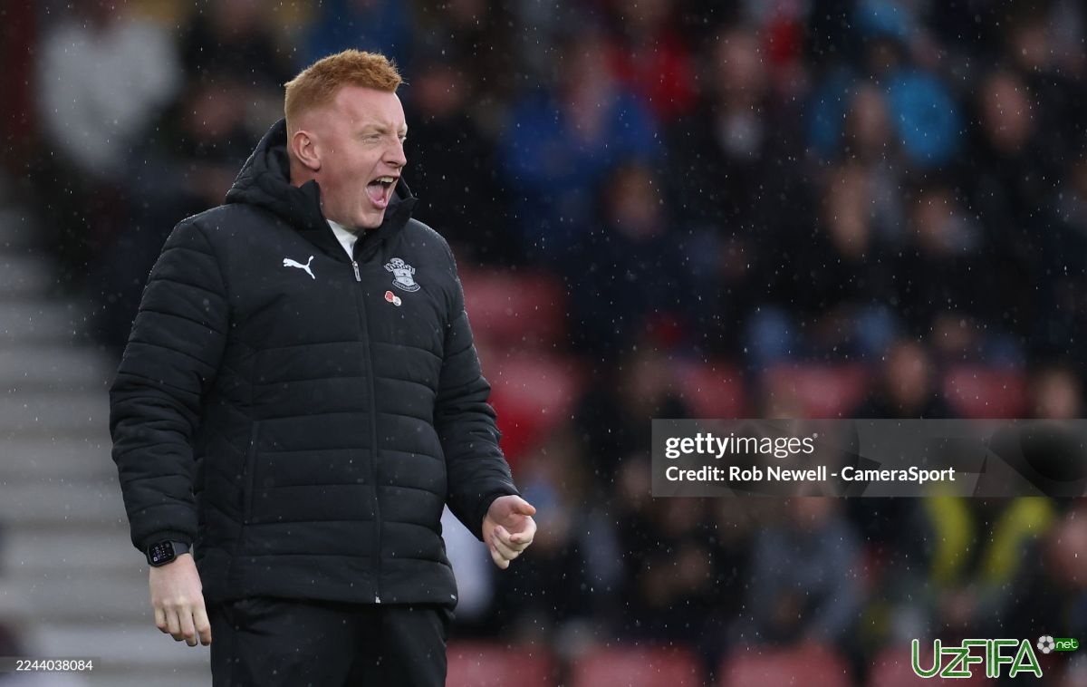 "Lans" sobiq bosh murabbiyi Angliya klubidan ketdi - uzfifa.net.