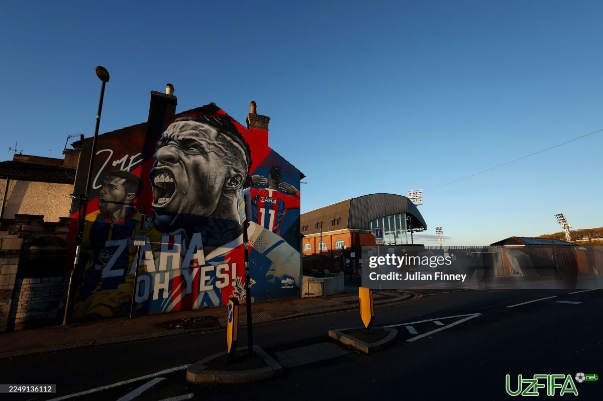                           "Kristal Pelas" - "Manchester Yunayted". Tarkiblar malum		- uzfifa.net.