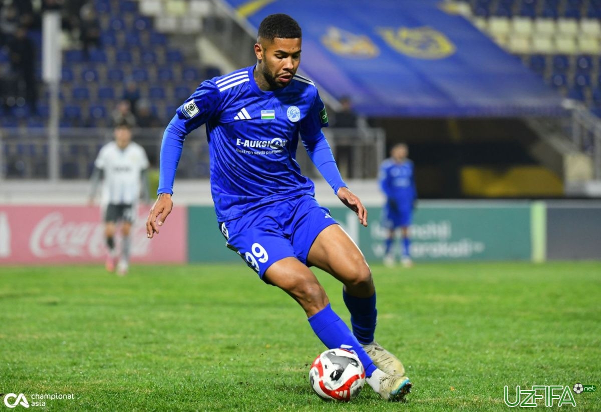                           "Navbahor" bir qator legionerlari bilan xaylashdi		- uzfifa.net.