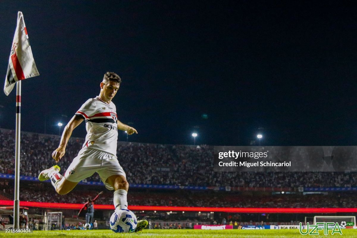 Oskar futbolchilik faoliyatini yakunladi - uzfifa.net.