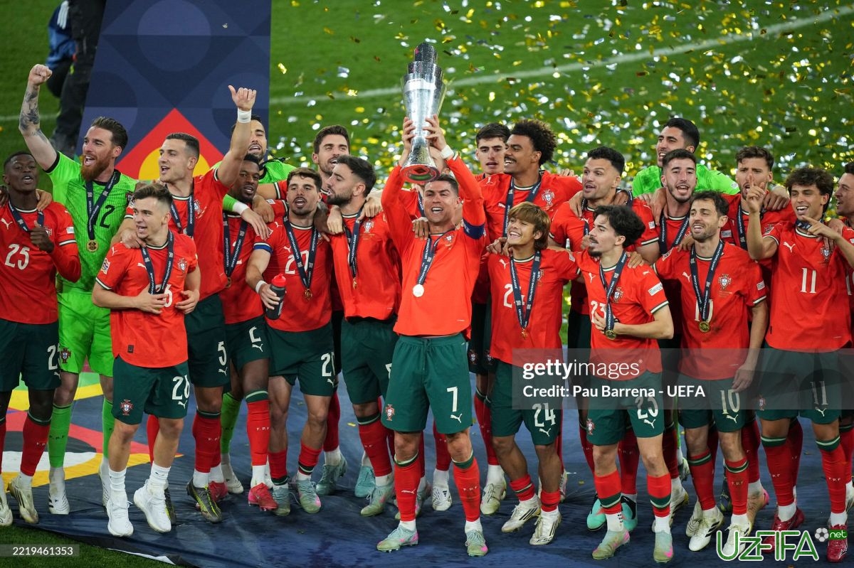                           Portugaliya - yilning eng yaxshi terma jamoasi		- uzfifa.net.