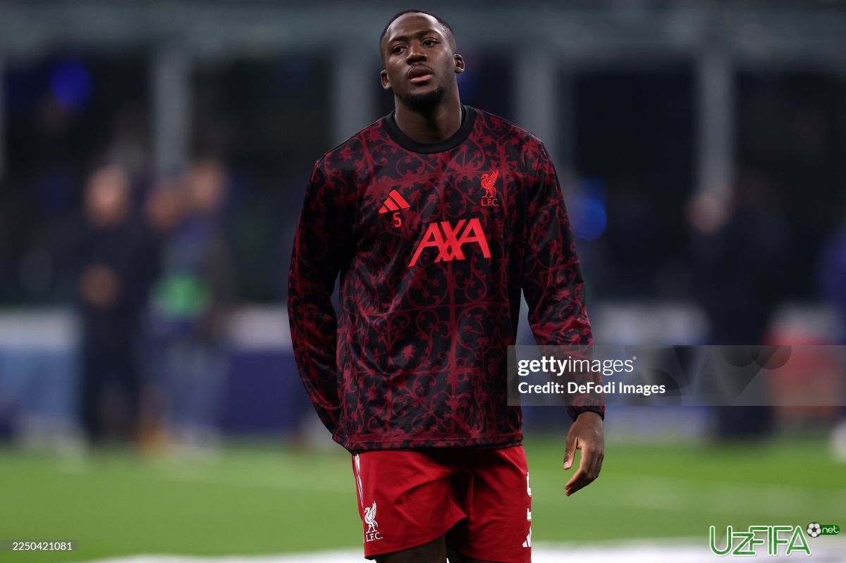                           "Liverpul" himoyachisining otasi vafot etdi		- uzfifa.net.