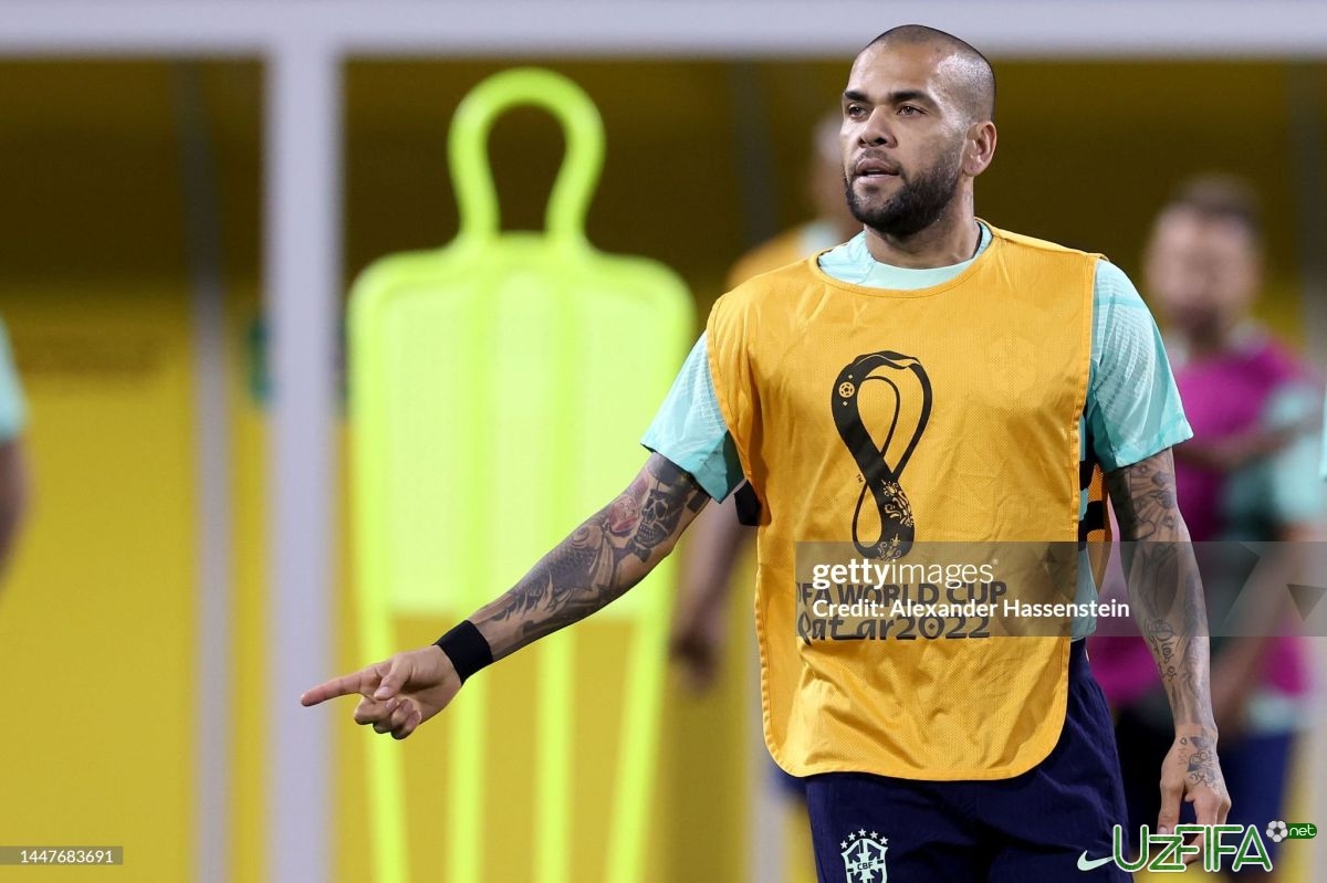                           Dani Alves professional futbolga qaytishi mumkin		- uzfifa.net.