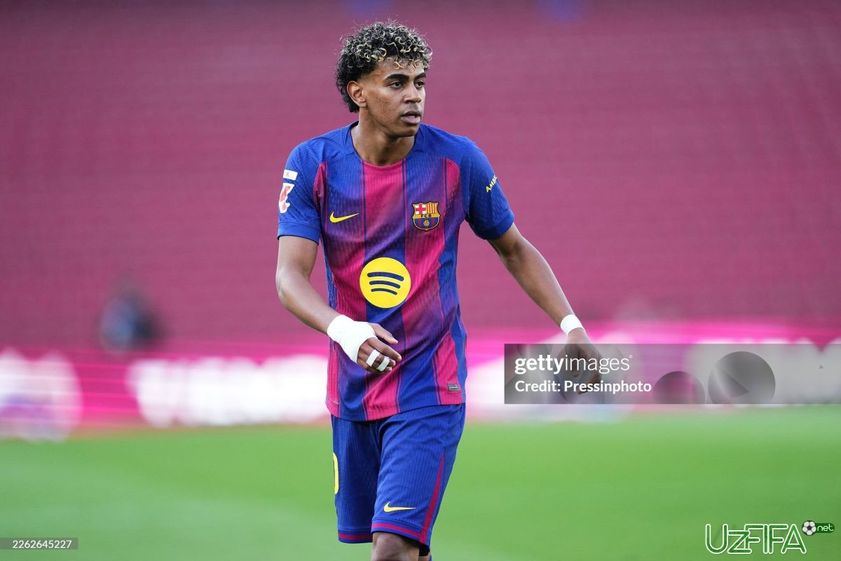 Foto Yamal o'z sovrinini qabul qilib oldi - uzfifa.net.